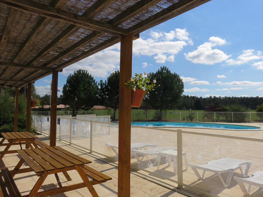 Residence Goelia Les Demeures Du Lac Casteljaloux Exterior photo